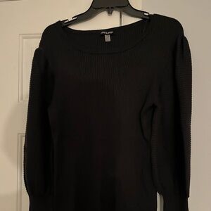 Cable & Gauge Women's Black Crew Neck Sweater